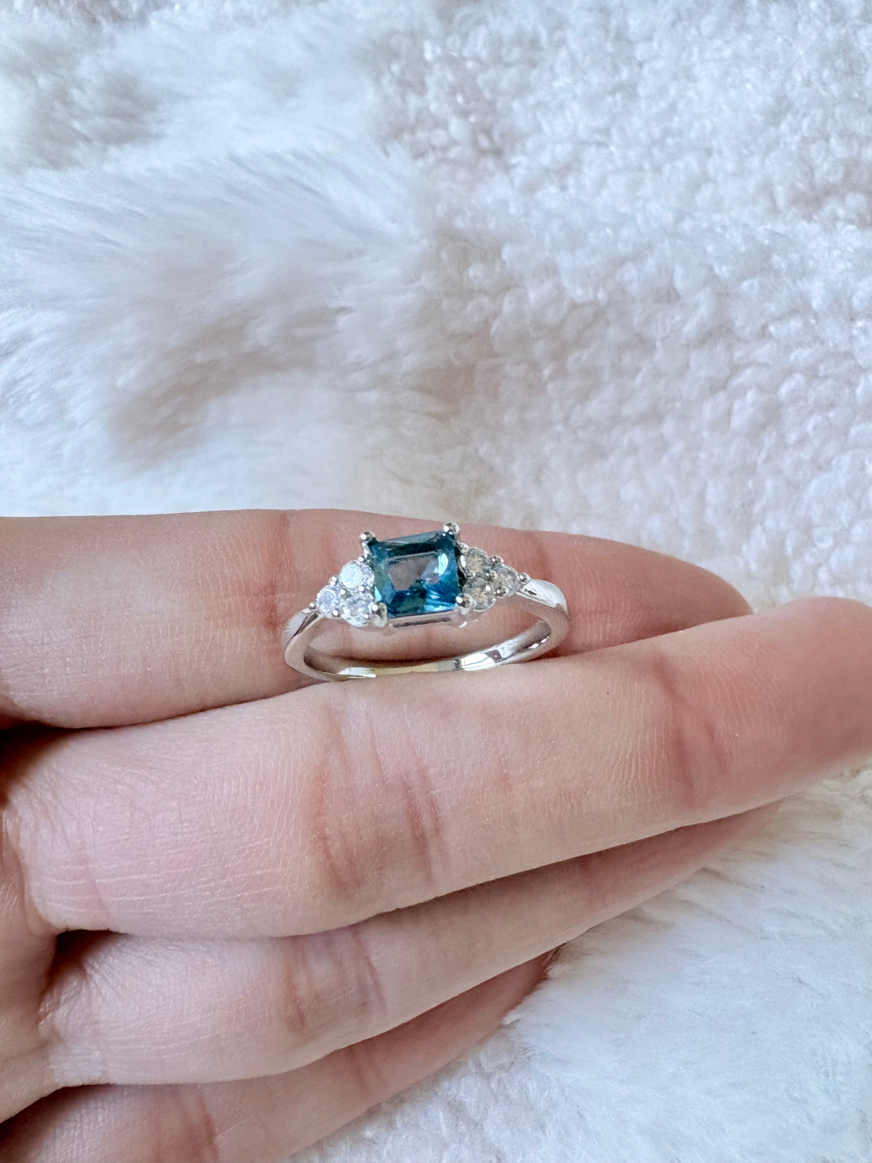Squara turquoise