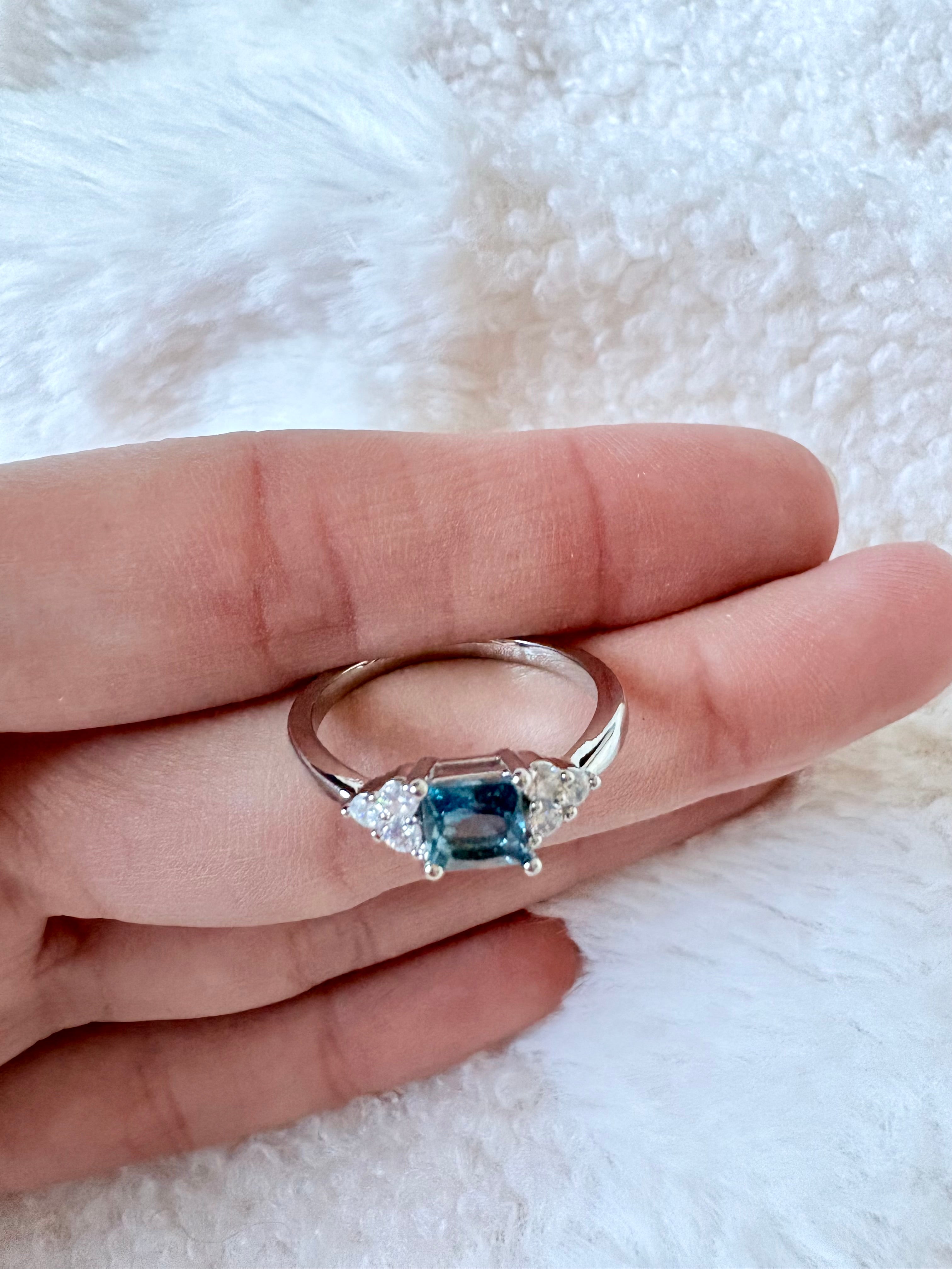 Squara turquoise