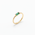 Bague Edge verte zoomée en diagonale