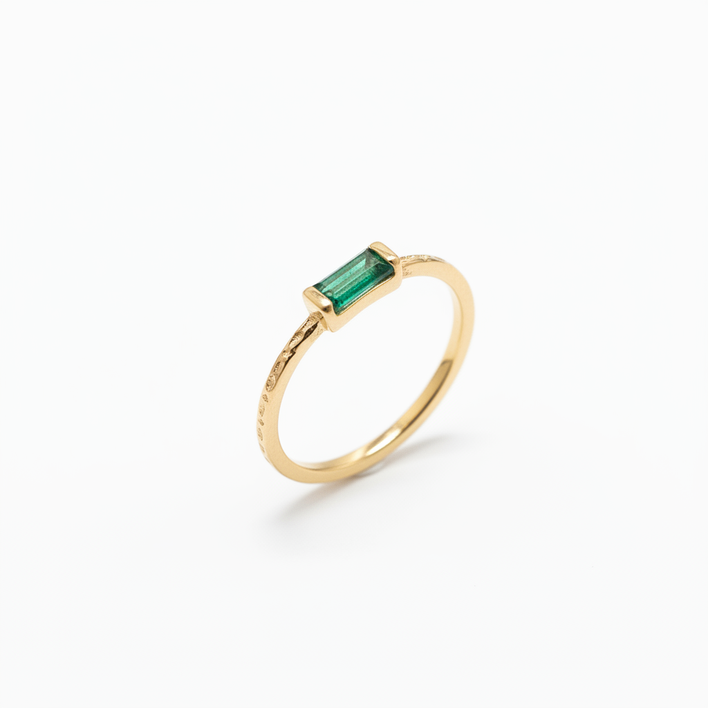 Bague Edge verte zoomée en diagonale