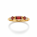 Bague grenat fond blanc