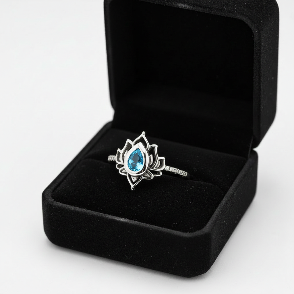 Bague lotus bleue dans un écrin