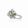 Bague lotus verte fond blanc 3/4