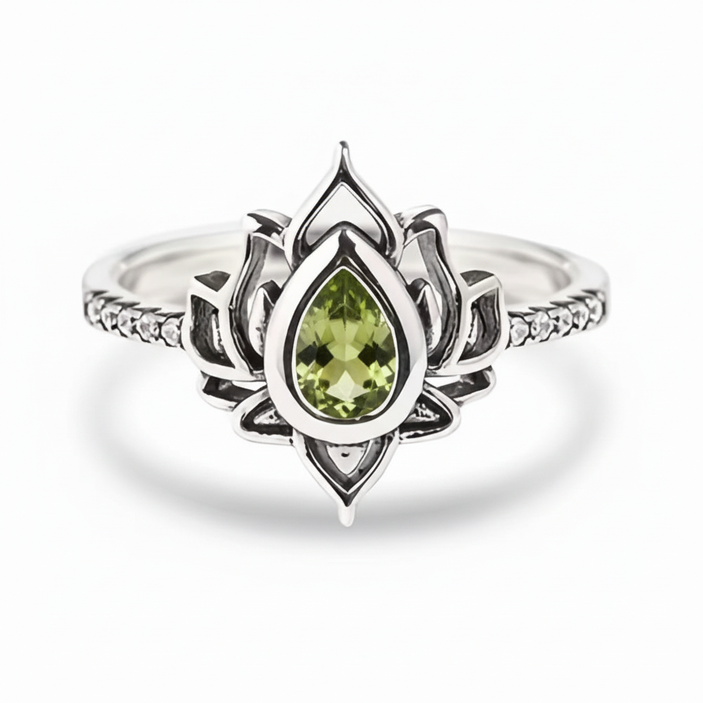 Bague lotus verte fond blanc